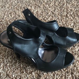 Vera wang black heels